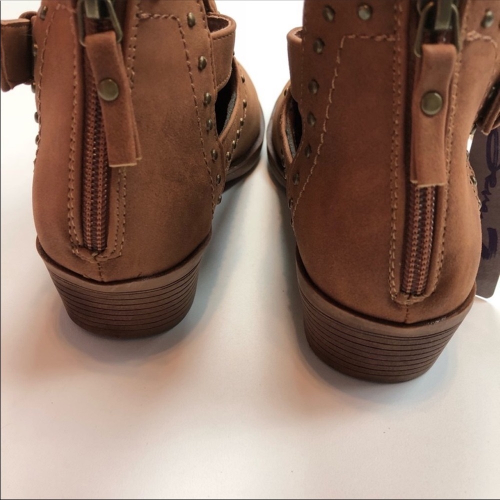 SEVEN7 BROWN SIDE BUCKLE ANKLE BOOTS - Picture 5 of 6